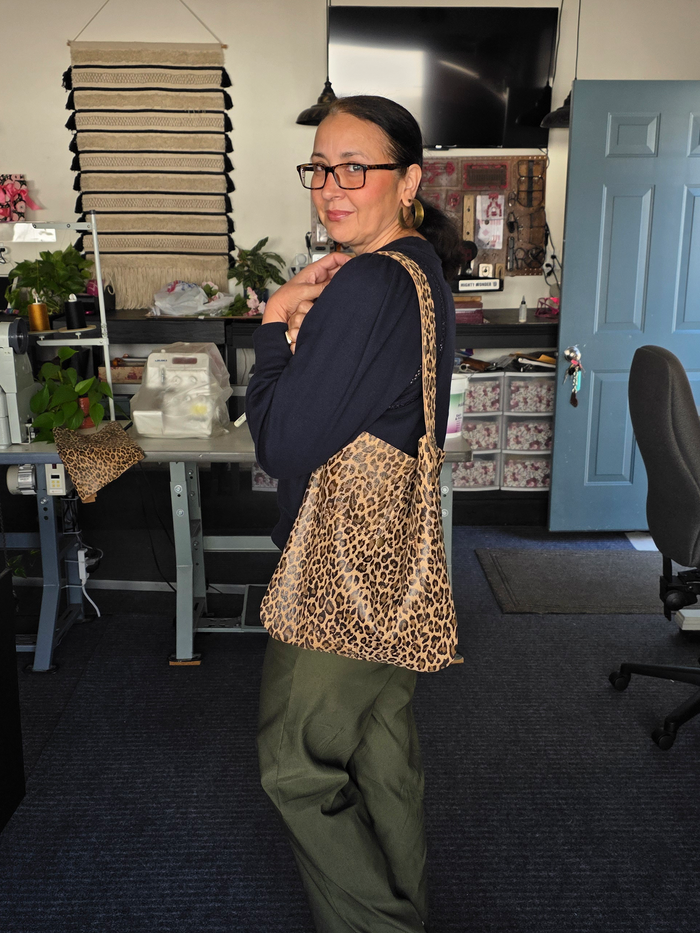 Adisa Flat Tote - Leopard Nubuck